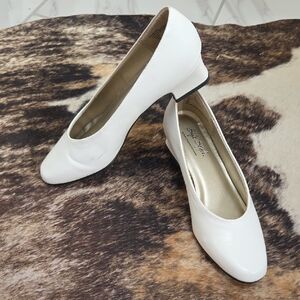 Soft Style White Low Heel Round Toe Pumps